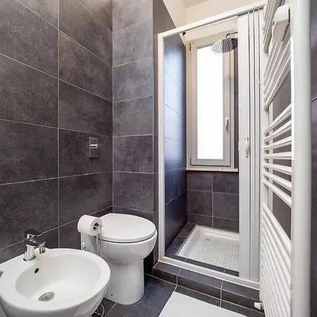 Comfort Business Suite, Wi-fi & 3 Stops From Duomo Apartment *
