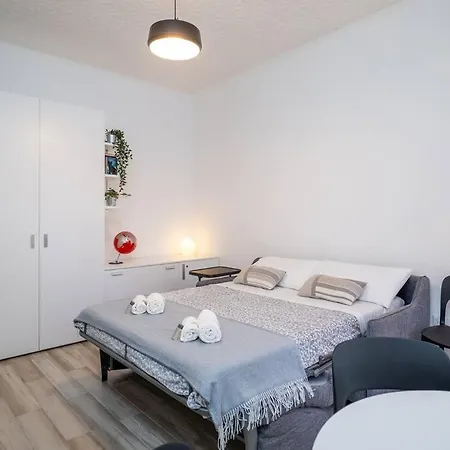 Comfort Business Suite, Wi-fi & 3 Stops From Duomo * Milan